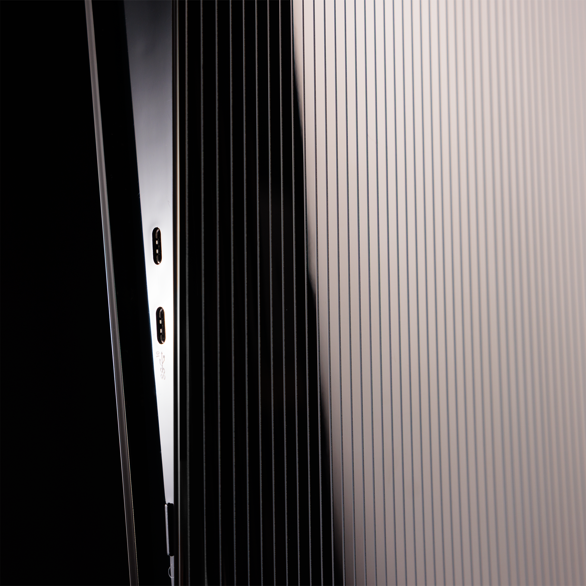 PS5 Slim Cover Midnight Chrome "Lines"