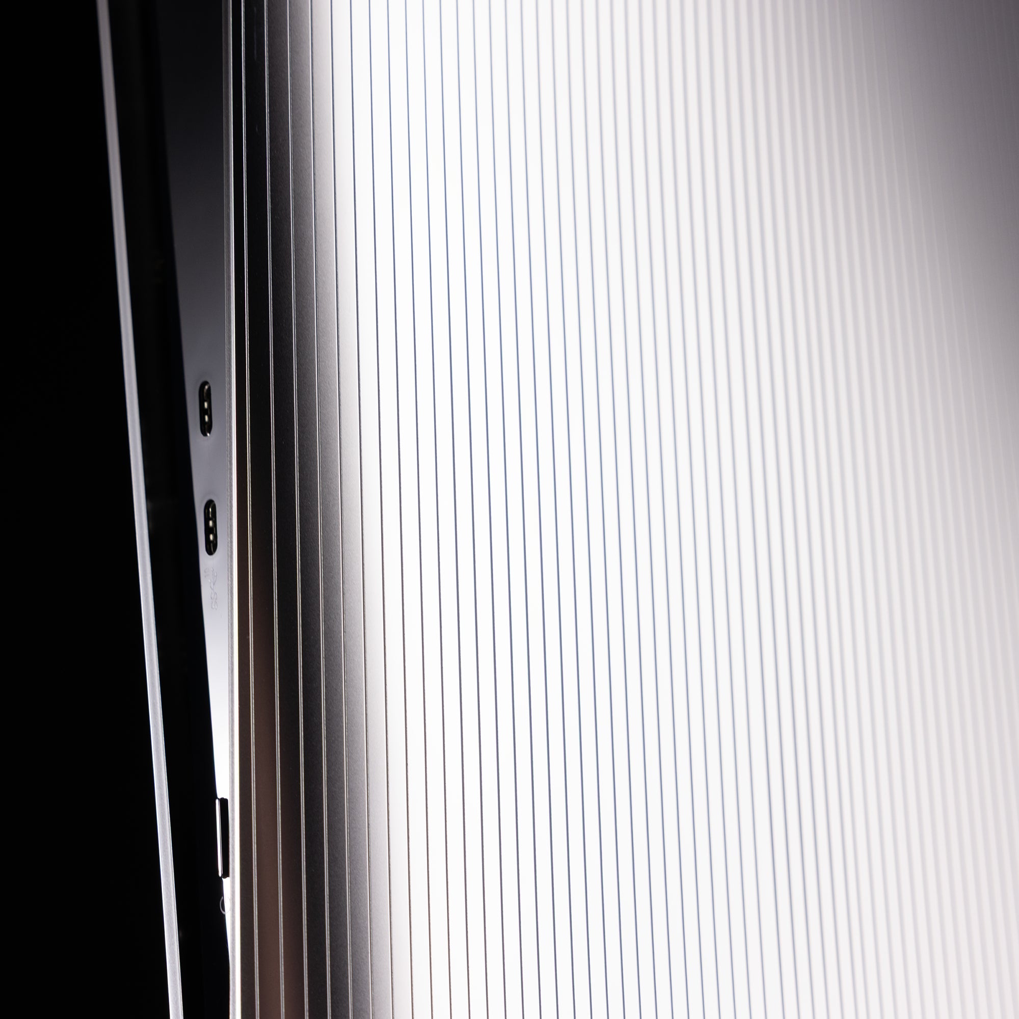 PS5 Slim Cover Matte Chrome "Lines"