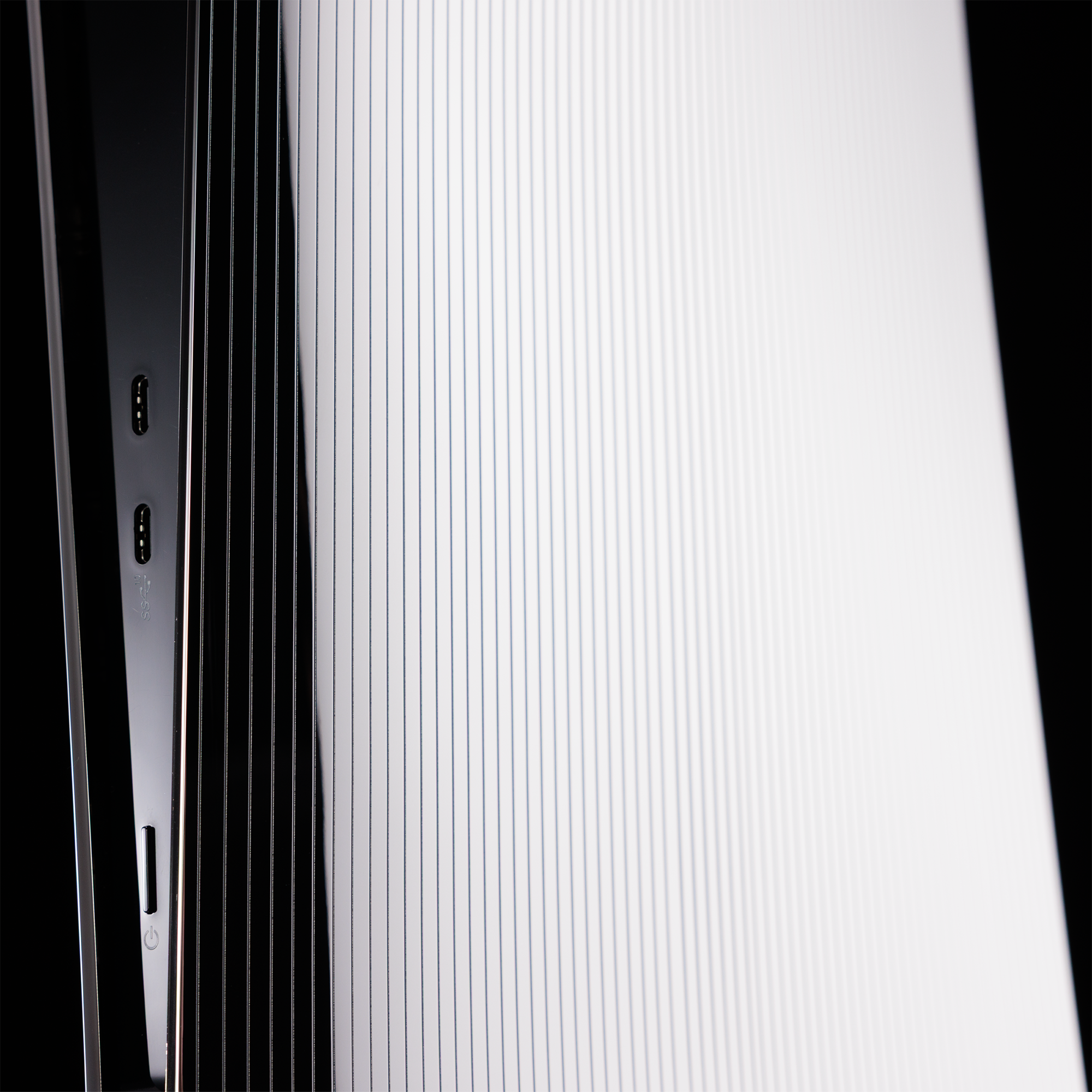 PS5 Slim Cover High-Gloss Chrome "Lines"